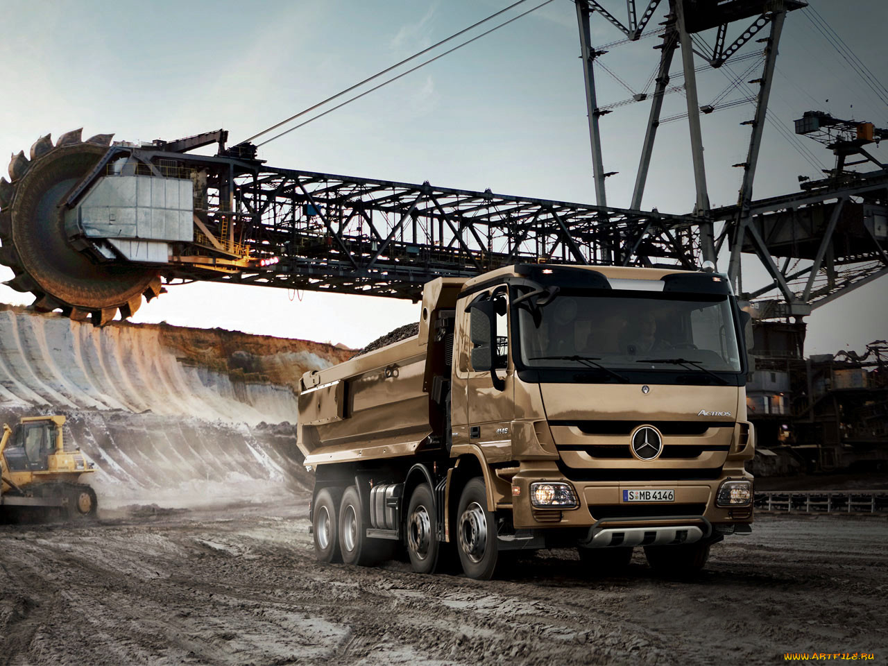 , mercedes, trucks